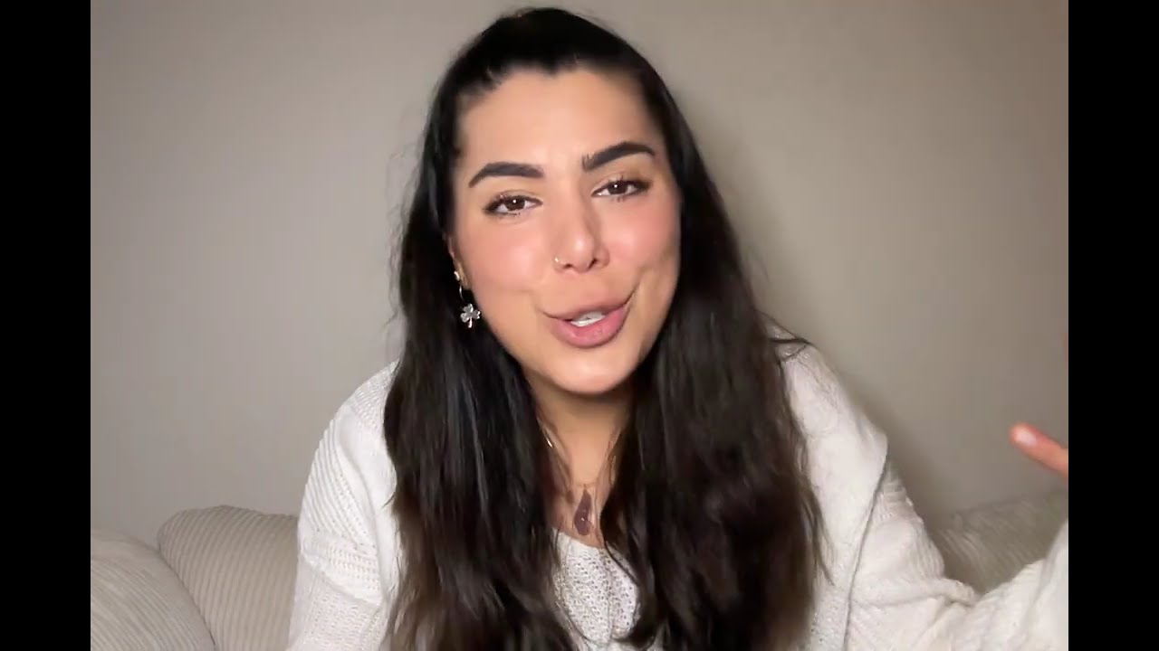 Ekin Sahin im Begrüßungsvideo zum kostenlosen Erstgespräch